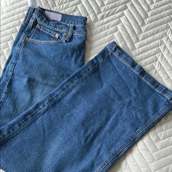 GAP NEW High Rise Wide-Leg Jeans 12/31R. Never worn. - Picture 6 of 11